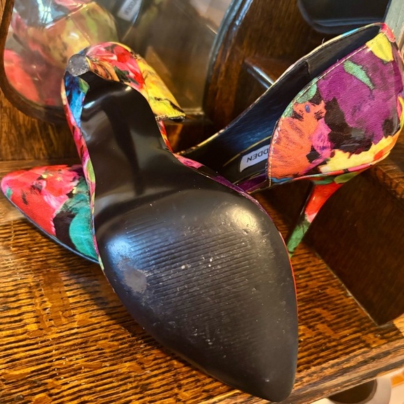 Steve Madden| Fab Vibrant Multicolour Floral Patent Leather 4” Heels Sz 6 - Picture 5 of 5